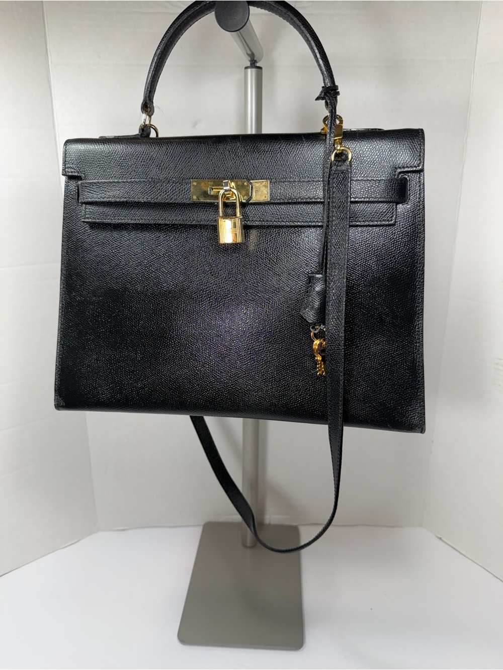 REINA Italy Black Pebbled Leather Top Handle Bag with strap peeling inside